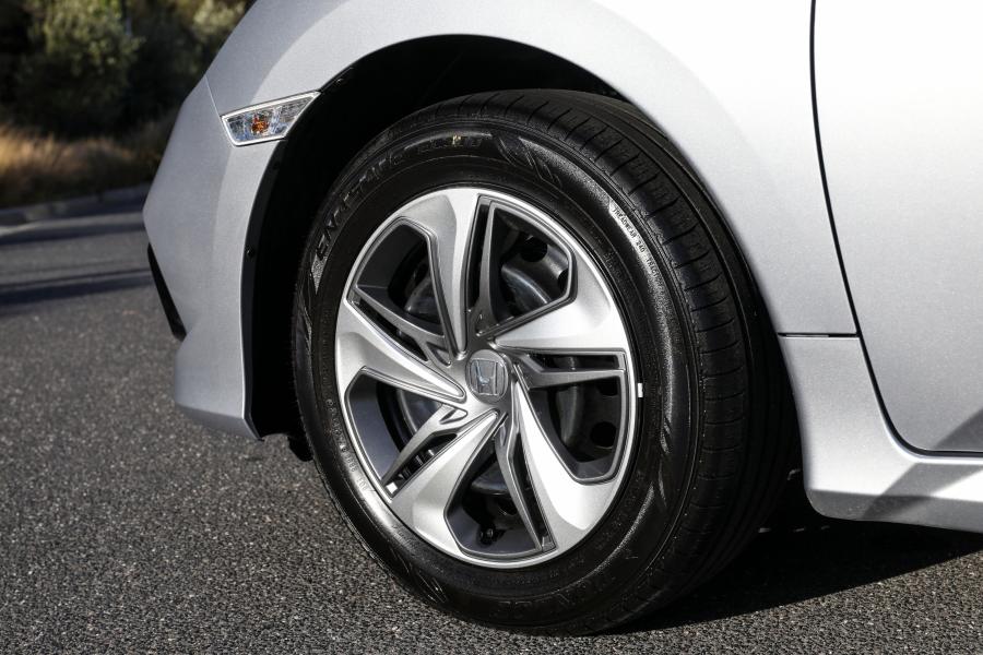 Колеса Honda Civic VTi Sedan (FC) 2019 года  (AU) (фото 32 из 35)